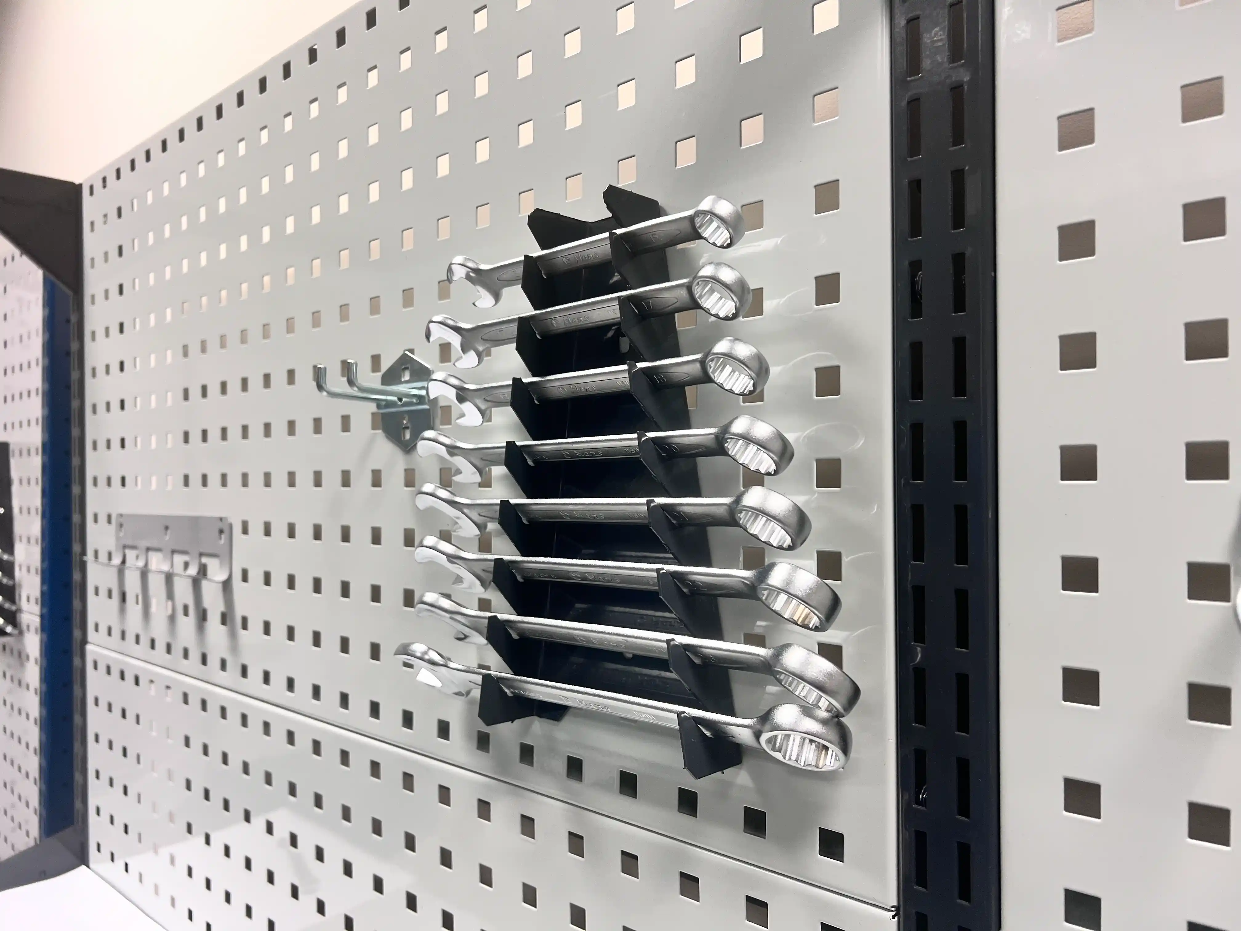 CTR 1602.L14.5-2 Верстак слесарный 2165x1593x743 мм