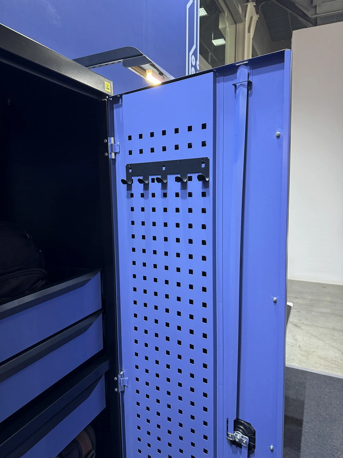 SPC 180.B5.S1 Шкаф антистатический 1800x1000x500 мм