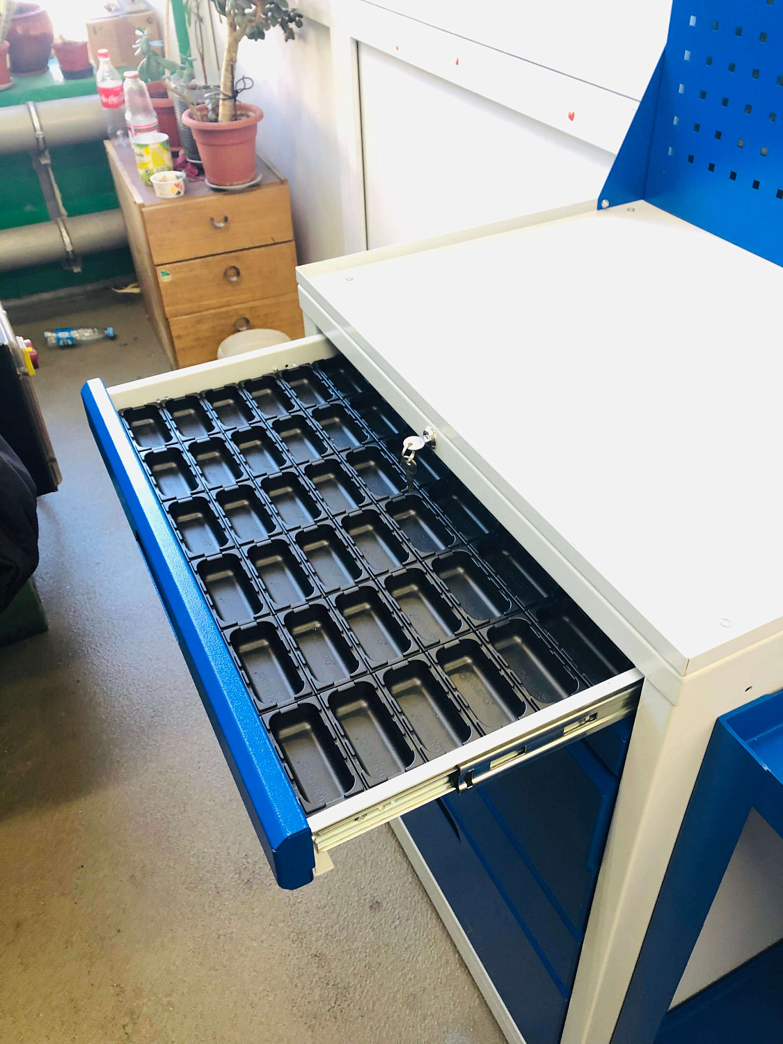 ER-00022563 Тумба инструментальная ERGO XM 06.2 900x700x550 мм